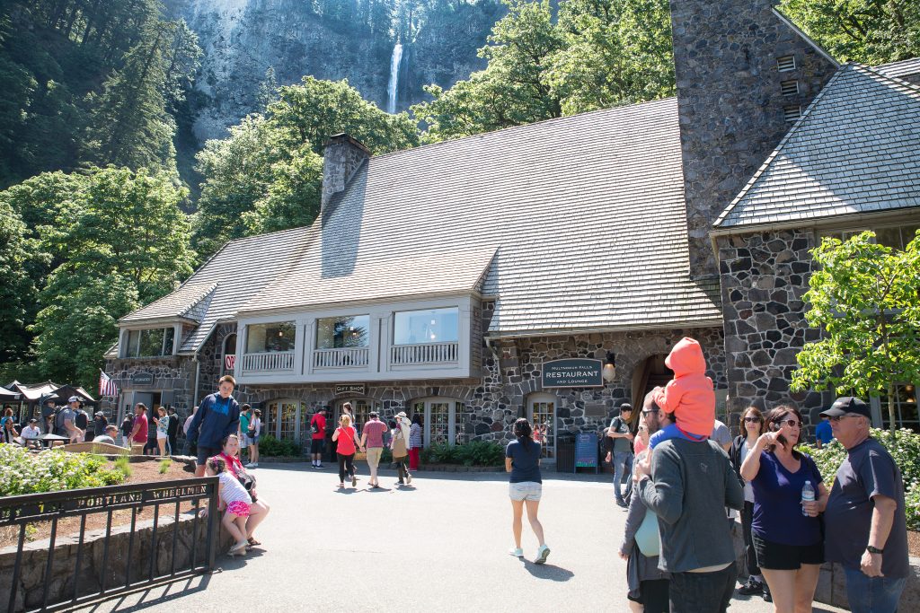 Multnomah Falls Lodge